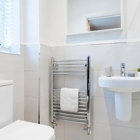 Villa Pet Friendly With A Hot Tub à Hednesford Extérieur photo