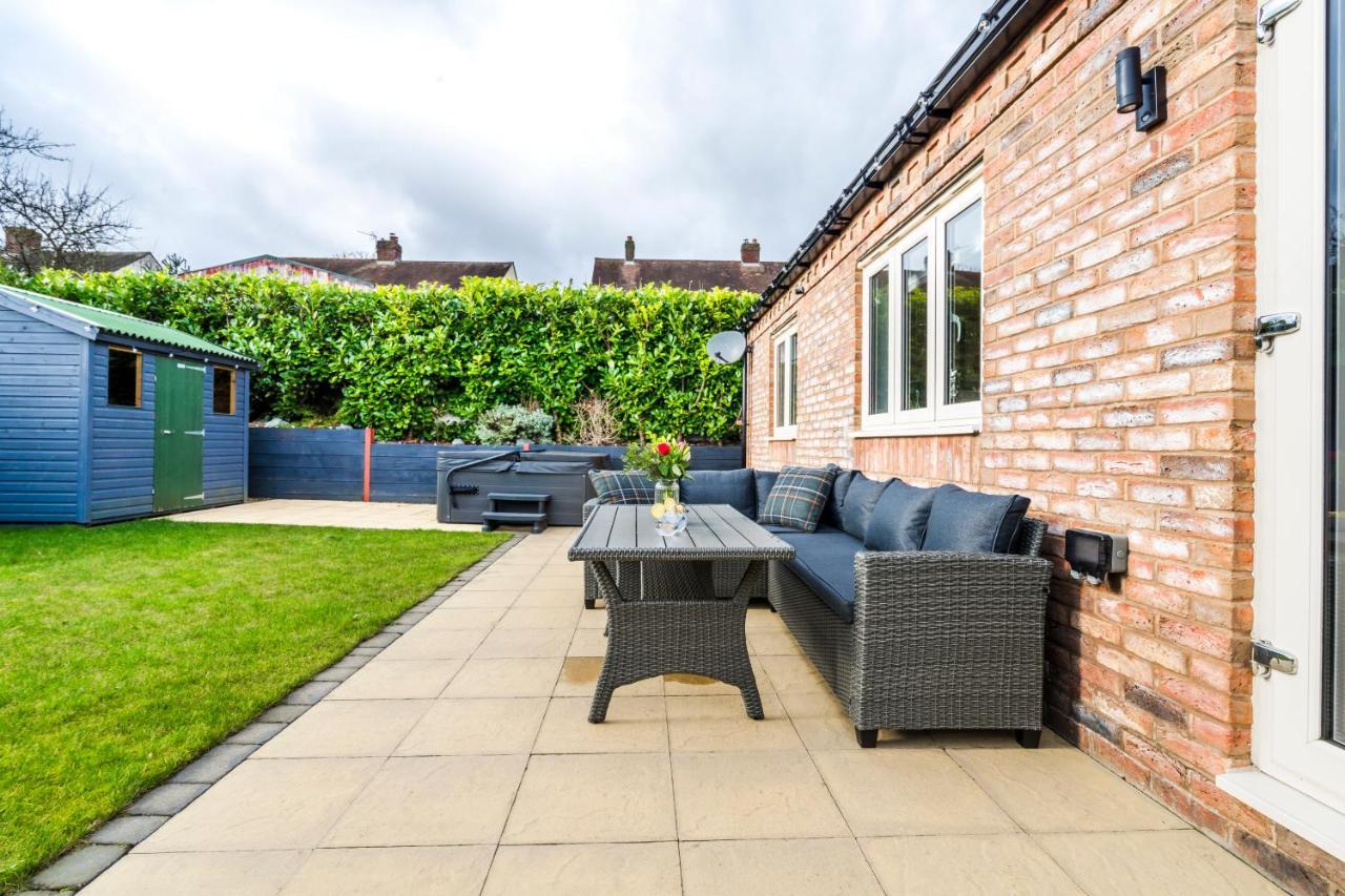 Pet Friendly With A Hot Tub Holiday home *
